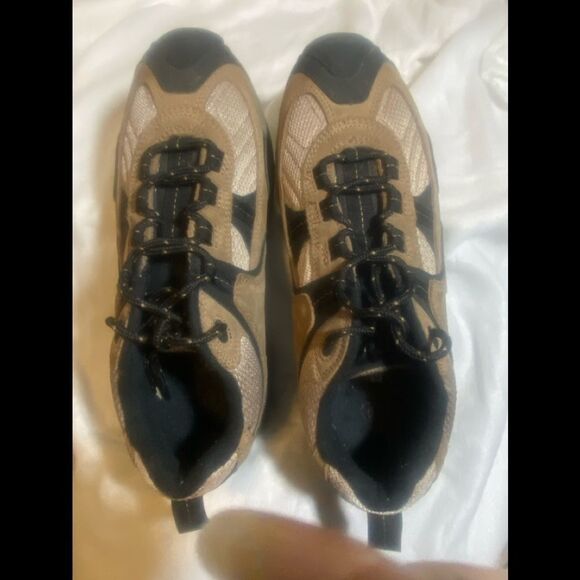 Sneaker  - Picture 2 of 7